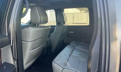 2006 Lincoln Mark LT Base
