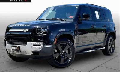 2023 Land Rover Defender 110 SE