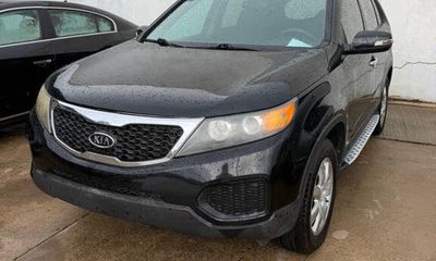 2012 Kia Sorento GL Middle LOW