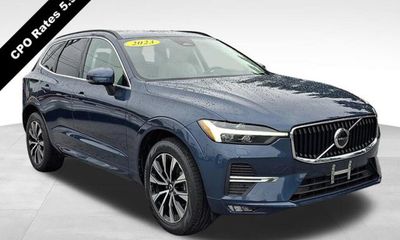 2023 Volvo XC60 Core Bright Theme