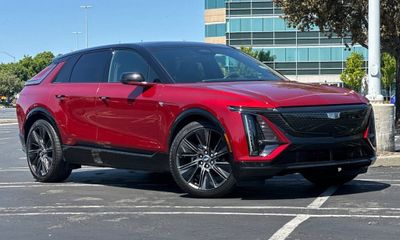 2026 Cadillac Lyriq Signature Sport