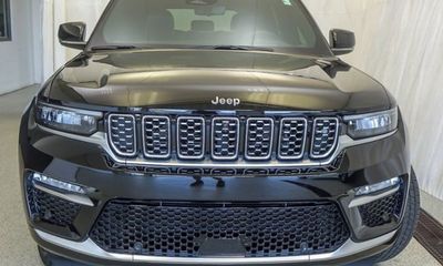 2022 Jeep Grand Cherokee Summit