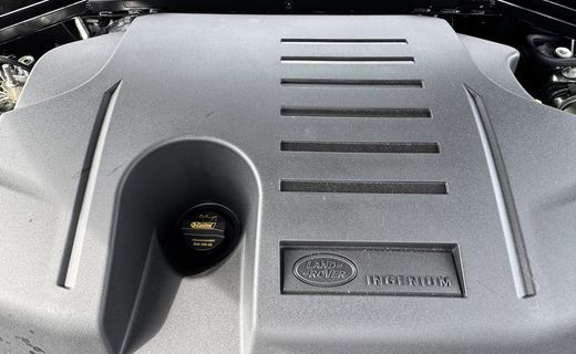 2026 Land Rover Defender 130 SE
