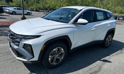 2026 Hyundai Tucson Blue SE
