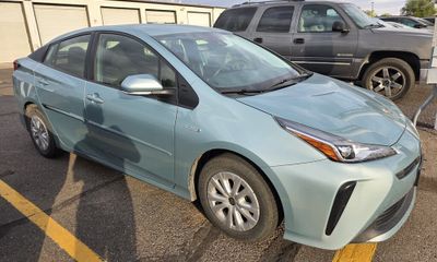 2022 Toyota Prius L ECO
