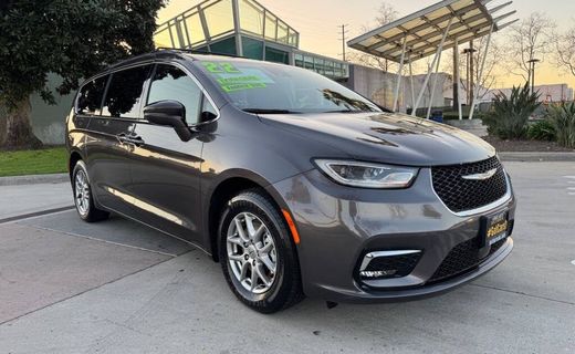 2022 Chrysler Pacifica Touring