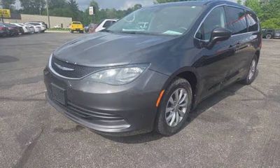 2017 Chrysler Pacifica Touring