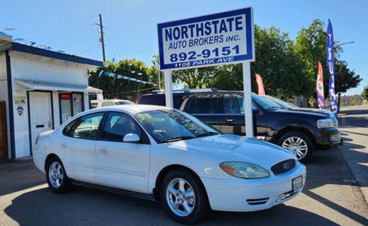 2004 Ford Taurus SE