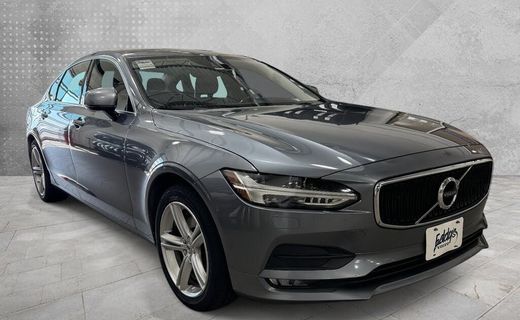 2018 Volvo S90 Momentum