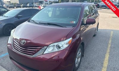 2017 Toyota Sienna LE Mobility