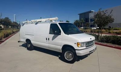 2002 Ford E-350 E 350 Super