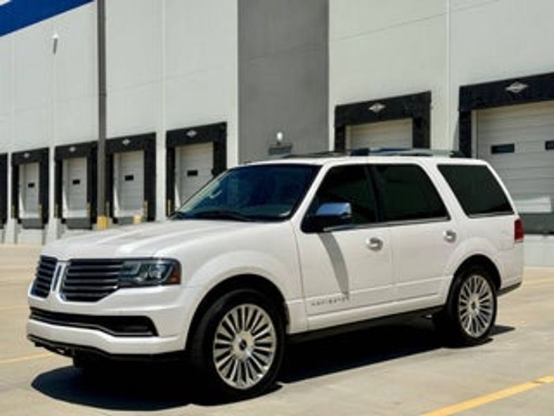 2016 Lincoln Navigator — a typically priced live listing