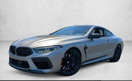 2022 BMW M8