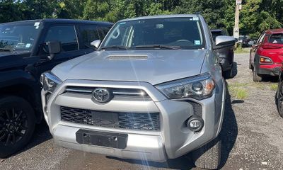 2023 Toyota 4RUNNER TRD Offroad