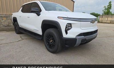 2025 Chevrolet Silverado LT
