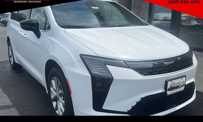 2027 Chrysler Pacifica Select