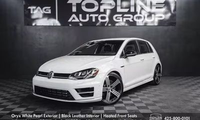 2016 Volkswagen Golf R Base
