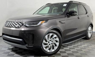 2026 Land Rover Discovery P300 S