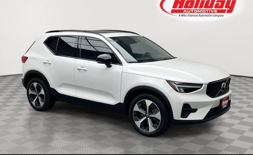 2026 Volvo XC40 Core