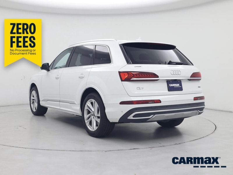 2024 Audi Q7 — a typically priced live listing