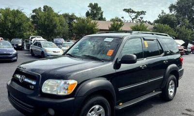 2005 Toyota Sequoia SR5