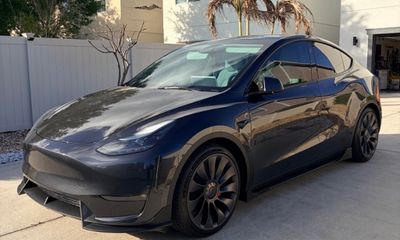 2024 Tesla Model Y Performance