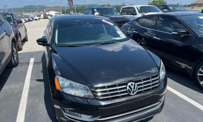 2015 Volkswagen Passat SEL