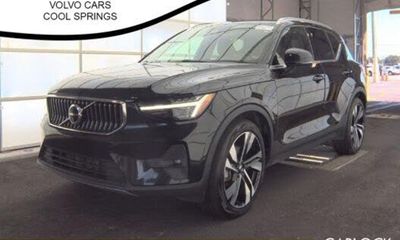 2024 Volvo XC40 Plus Bright