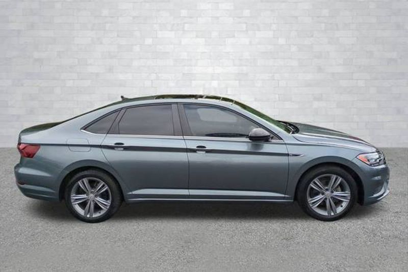 2020 Volkswagen Jetta — a typically priced live listing