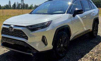 2023 Toyota RAV4 XSE