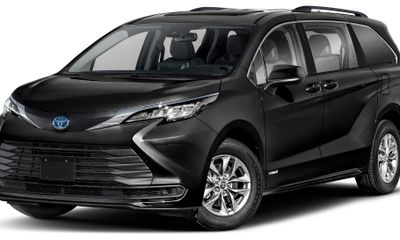 2021 Toyota Sienna LE Plus Package