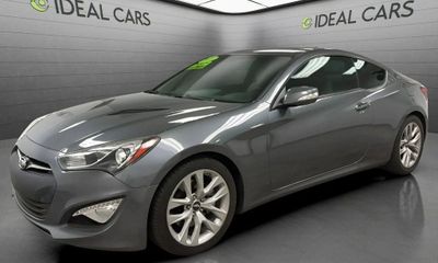 2015 Hyundai Genesis Coupe GLS Middle