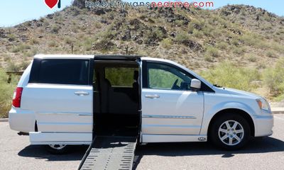 2012 Chrysler Town AND Country Touring
