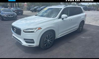 2019 Volvo XC90 Momentum