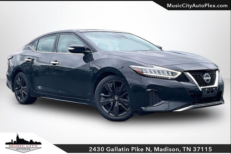 2023 Nissan Maxima — a typically priced live listing