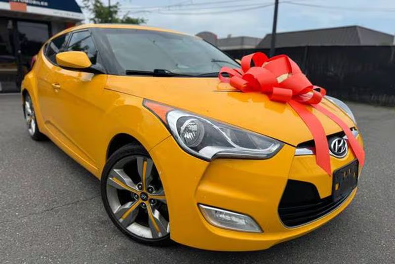 2013 Hyundai Veloster — a typically priced live listing