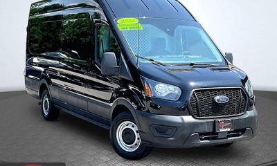 2023 Ford Transit Base