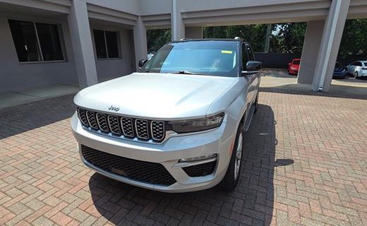 2022 Jeep Grand Cherokee Summit