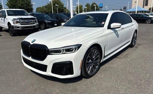 2021 BMW 750i