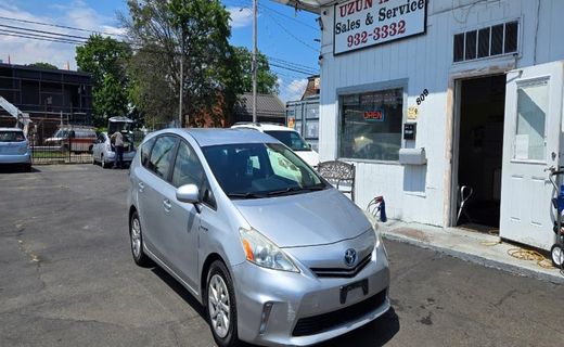 2013 Toyota Prius V TWO
