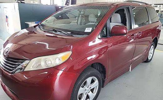 2012 Toyota Sienna LE