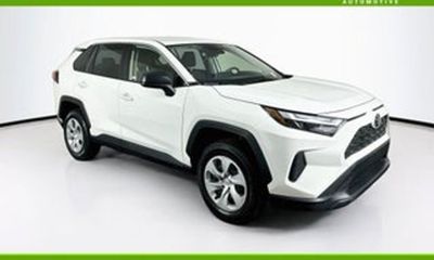 2023 Toyota RAV4 LE