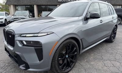 2024 BMW X7 M60i