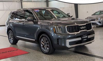 2023 Kia Telluride LX