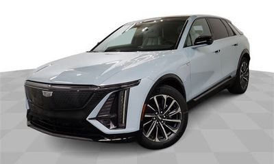2025 Cadillac Lyriq Sport 2