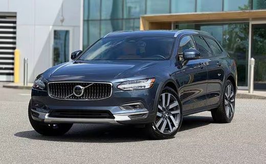 2025 Volvo V90CC Ultra