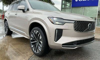 2026 Volvo XC90 Ultra Bright