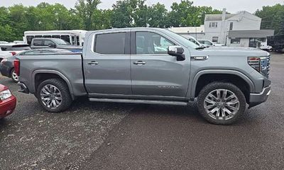 2025 GMC Sierra Denali