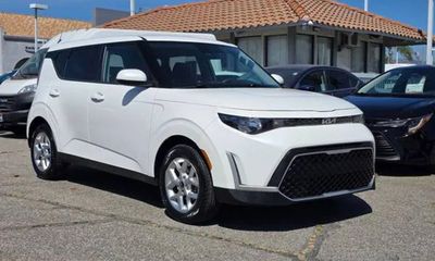 2024 Kia Soul LX S