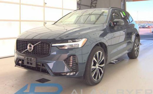 2025 Volvo XC60 Plus Dark